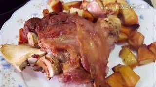 Codillo asado , super tierno y crujiente