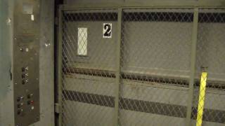 preview picture of video 'ANNOYING Hydraulic freight elevator @ King of Prussia Mall King of Prussia PA'