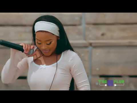 Naledi Aphiwe Performs &lsquo;Mina Nawe&rsquo; on The Unplug 