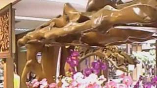 preview picture of video 'Tour of Royal Thai Handicraft Centre Damnoen Saduak'