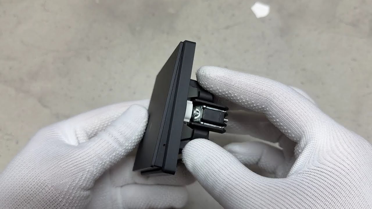 Вимикач одноклавішний з підсвіткою вугільно-чорний VIDEX NOTA (VF-NT-SW1L-BL)