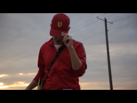mlodyAndy - "czerwone ferrari" (Official Video)