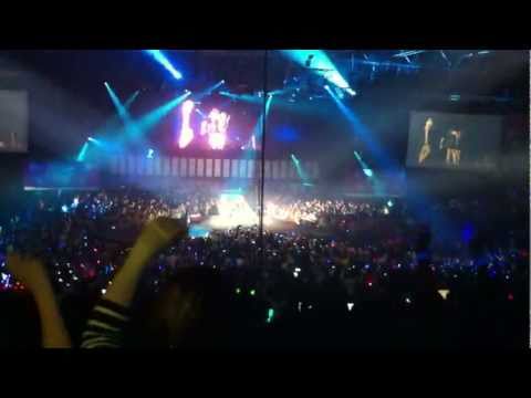 Lady XiXi/HeeHee and Shinyonce SMTown Paris