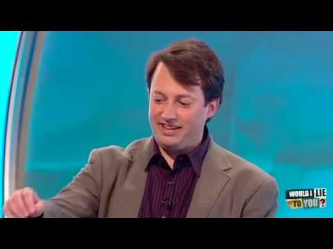 David Mitchell četl 1984 v obchoďáku místo oběda