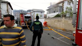 preview picture of video 'Un incendio arrasa parte de una vivienda en Reinosa'