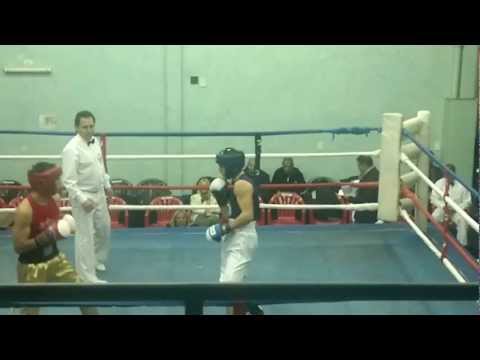JONY  AGUIRRE ( HONGUITO) VS JULIO CESAR RIVERO PRIMER ROUND 14-07-12