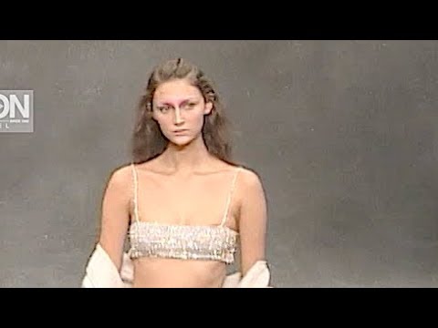 KRIZIA Fall 1999 2000 Milan - Fashion Channel