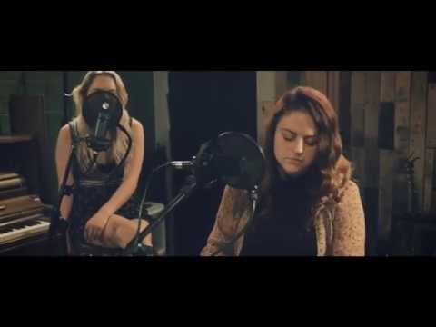 Closer - The Chainsmokers Feat. Halsey (Cover by Melanie Dewey MELD and Emma Shack)