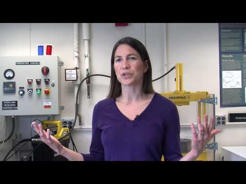 Smithsonian geologist puts Eyjafjallajökull eruption in perspective