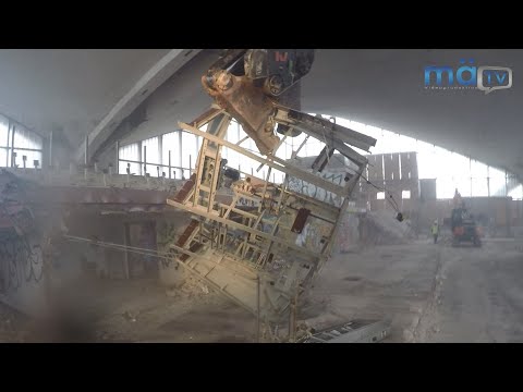 Hyparschale Magdeburg - Wenn der Bagger mit der Schere kommt