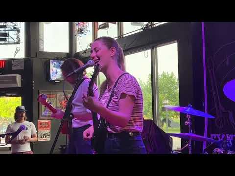 Grace Cummings – Common Man, Live at the Gas Lamp, Des Moines, IA (5/30/2022)