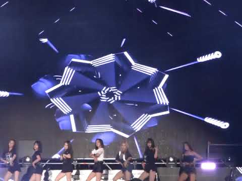 190825 k asian festival CLC BLACK DRESS