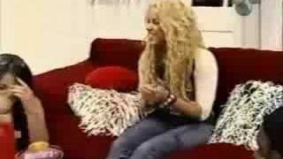 Underneath Your Clothes in Portuguese