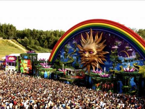 Sofi needs a replica - deadmau5 vs afrojack