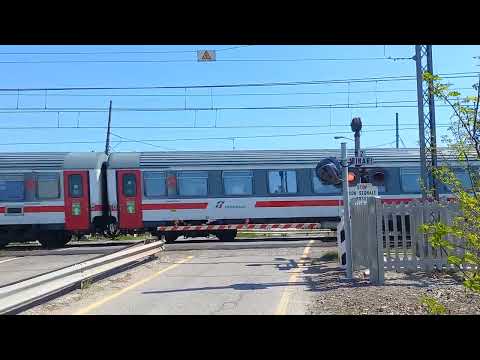 Passaggio a livello Castelletto di Branduzzo (PV) parte 1 - Level crossing - Bahnübergang