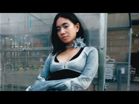 NIKI - Stars Are Blind (Paris Hilton Cover) | BBC Maida Vale Studios for Radio 1