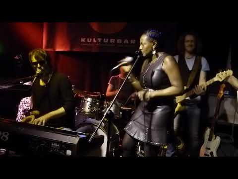 78 TWINS feat. BRENDA C. BARBER - I'm a Soulman