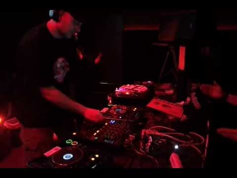 MOKUM in Prague - DJ Tellurian (2.3.2012) - DROP IT