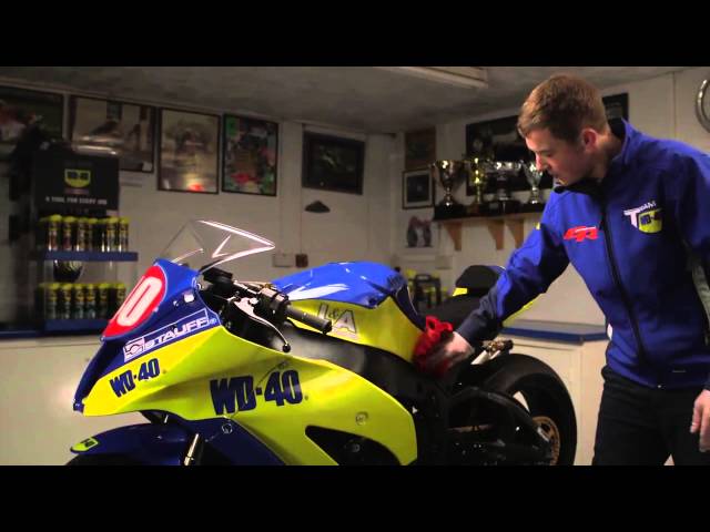 Video teaser per WD-40 Specialist Motorbike Wachspolitur - Motorrad polieren