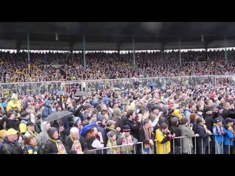 (27.04.2013) Empfang der Mannschaft nach dem Aufstiegsspiel in Ingolstadt