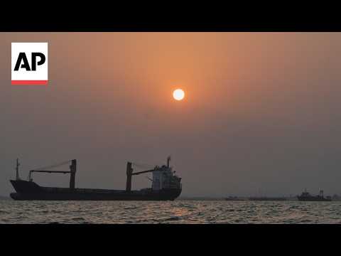 Iran Plans ‘Exclusion Zone’ Near Strait of Hormuz as U.S. Confrontation Escalates