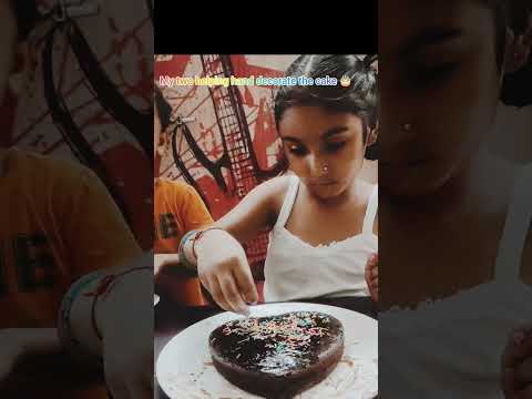 cake decoration done by jishnu & pari.#cakedecorating #cake #heartcakedecorating #ROSHNI& PARI