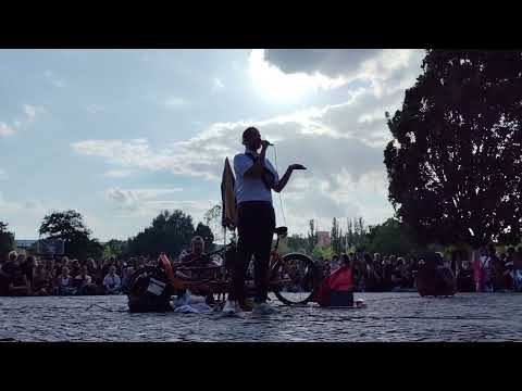 Mauerpark Karaoke Berlin 2023, Queen - bohemien rhapsody