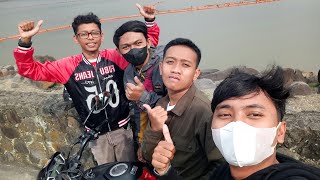 Download lagu Budrek dan Sakit Kepala || Obatnya Nonton Kita Semua mp3 Download lagu Budrek dan Sakit Kepala || Obatnya Nonton Kita Semua mp3