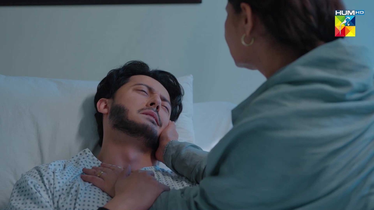 Doctor Se Kaho Mujhe Zehar Ka Injection Laga De...! #hinatariq #ayedilazmanahi