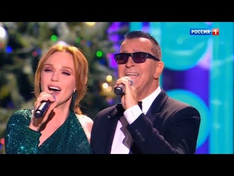 Альбина Джанабаева и Александр Буйнов - Падает снег/Tombe la neige ('Необыкновенный огонек')