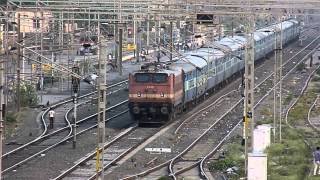 preview picture of video 'Storming WAP-4 Coimbatore-Jaipur Weekly Burns Mandideep at MPS!!'