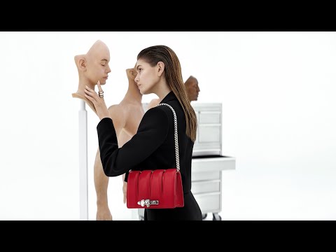 Alexander McQueen | The Slash Bag featuring Kaia Gerber thumnail