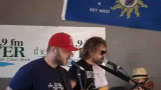 Donavon Frankenreiter pass it around