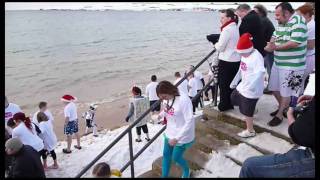 preview picture of video 'Boxing day dip at Scapa kirkwall orkney isles'