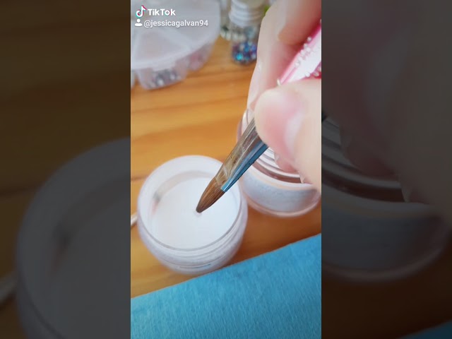 Vídeo relacionado con DUINIU 4 Pares De Aretes De Cinta Retro, Aretes De Estilo Nostálgico De Moda, Aretes Brillantes De Acrílico, Juego De Fiesta Temática Musical.
