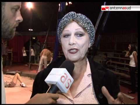 TG 05.09.11 Il circo teatro "Le chant du dindon" stupisce il pubblico del Castel dei Mondi