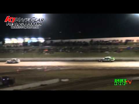 4 Cylinder Sedans - A-Main - Charlton Raceway - 22.09.12