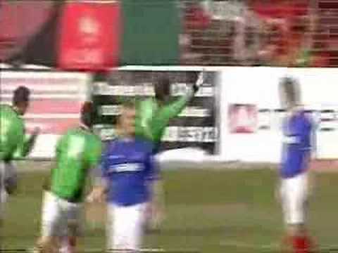 Glentoran 3 Linfield 2   23 April 04