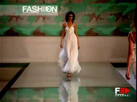 "Valentino" Spring Summer 2003 Paris 4 of 4 Pret a Porter Woman by FashionChannel