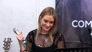 Va A Llover Nicole 2015