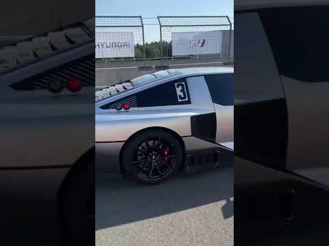 This is a 500kW (670hp) hydrogen car!