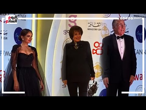 مصطفي فهمي وسميرة أحمد ونور اللبنانية علي السجادة الحمراء في ختام مهرجان القاهرة