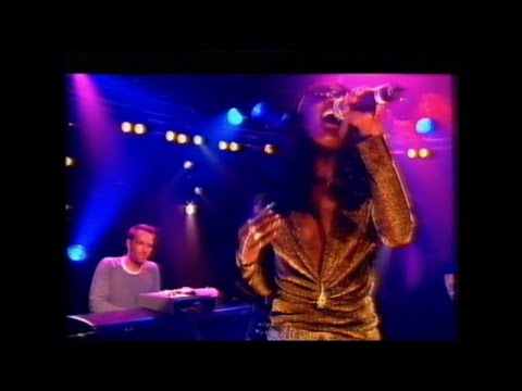 MJ Cole ft Elisabeth Troy - Hold On To Me (Live) UK TV