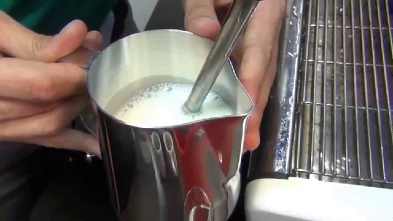 Cómo cremar la leche para hacer capuchinos