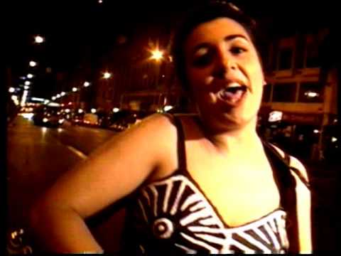 Amparanoia - En La Noche - Videoclip Oficial