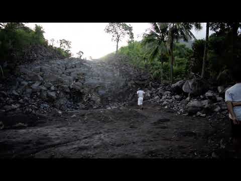 Banjir Bandang,Duka Adonara