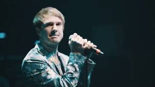 Craig Owens performs Baby You Wouldn&#39;t Last A Minute On The Creek