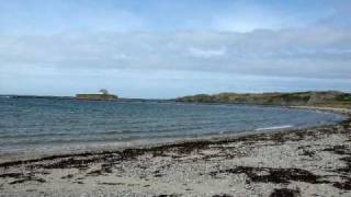 preview picture of video 'Tide at Porth Cwyfan, Anglesey'