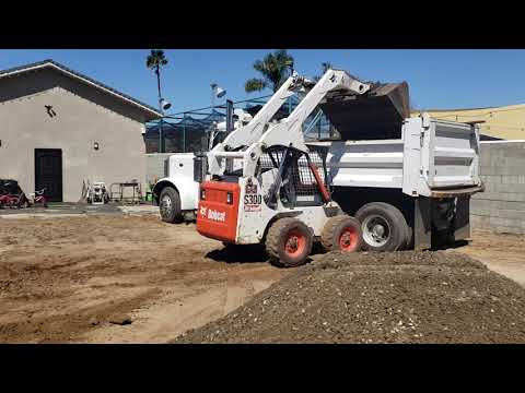 Обзор мини погрузчика Bobcat S300