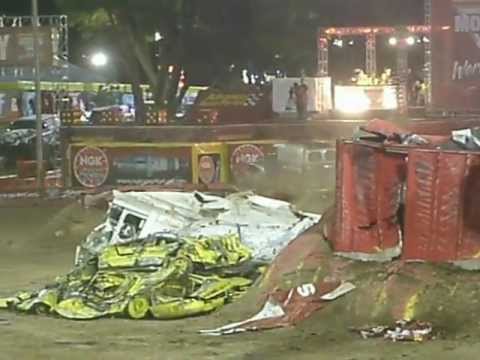 Monster Jam World Finals 13 Freestyle: Grave Digger The Legend
